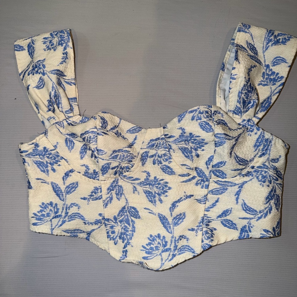 SHEIN Blue Floral Crop Top
